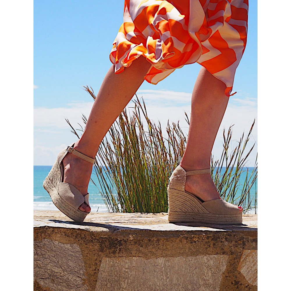 Guía completa de alpargatas Castañer: alturas de cuña, materiales y cómo combinarlas